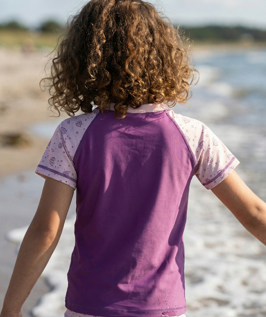 Watery UV-shirt for kids - Brandman Short Sleeve Rashguard - Pink/purple