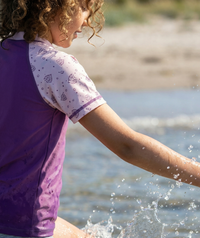 Watery UV-shirt for kids - Brandman Short Sleeve Rashguard - Pink/purple