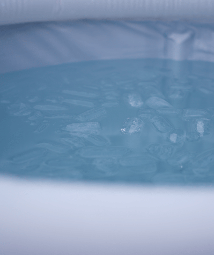 Watery inflatable cold plunge - Hero - Black