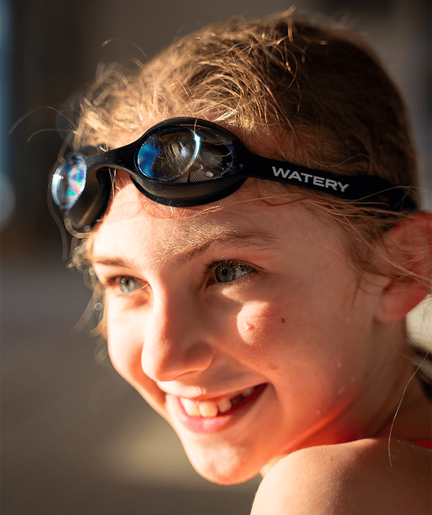Watery nearsighted swimming goggles with prescription for kids - (-1.0) – (-5.5) - Matira - Black (Smoke lens)