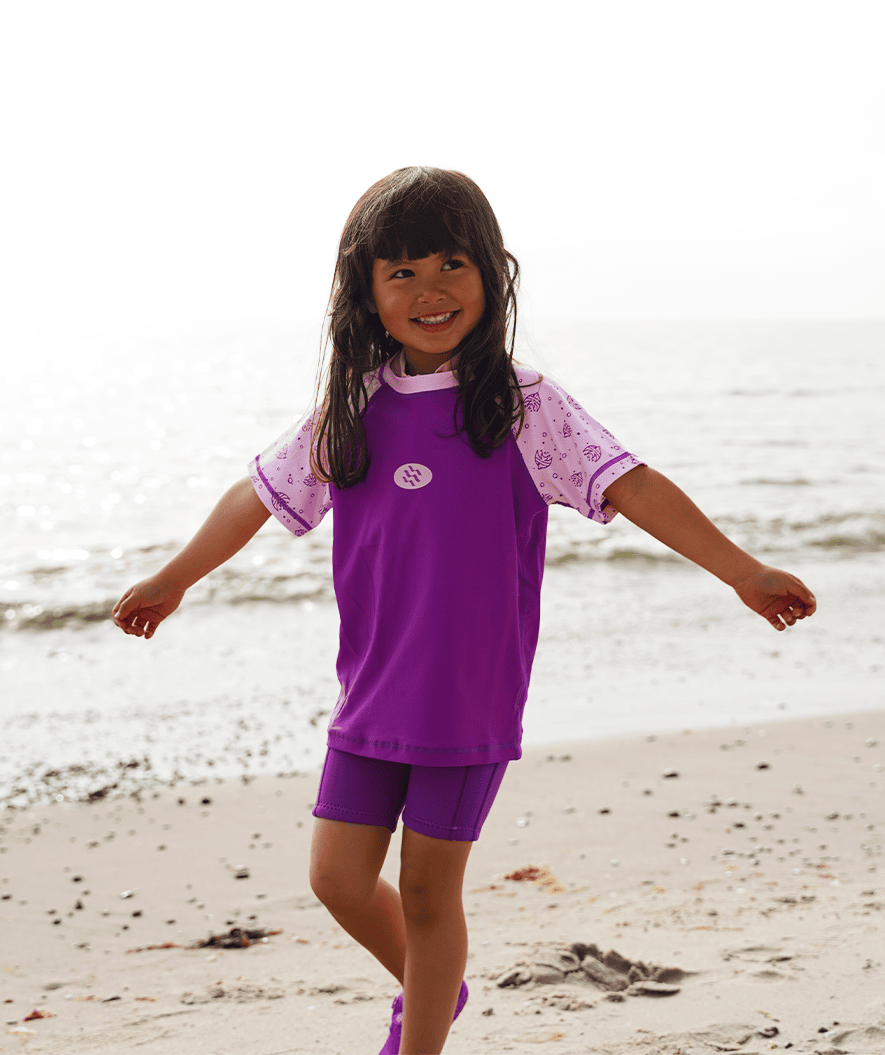 Watery UV shirt for kids - Brandman Short Sleeved Rashguard - Purple/pink