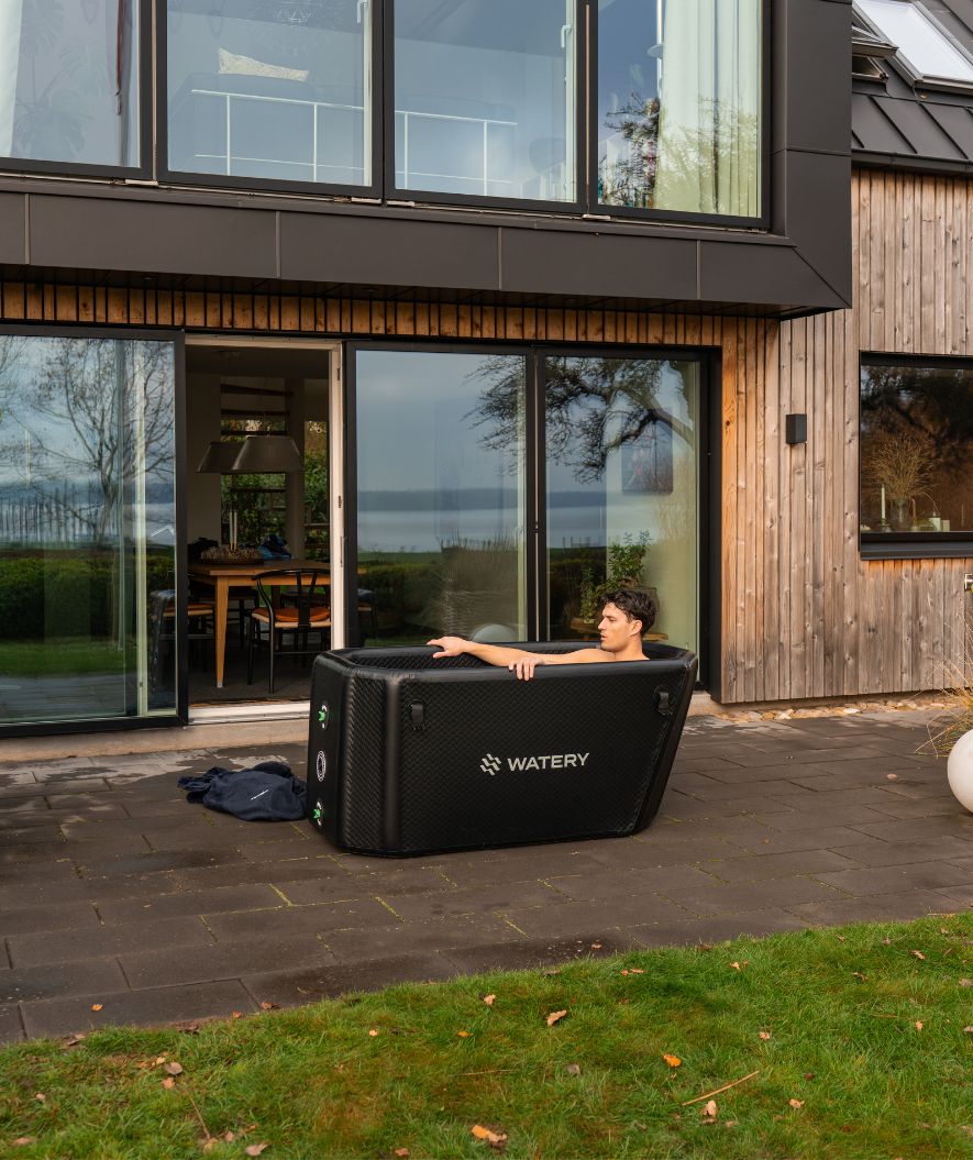 Watery inflatable cold plunge - Ace - Black