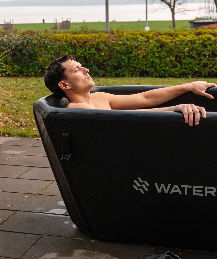 Watery inflatable cold plunge - Ace - Black