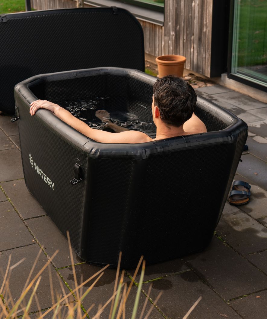 Watery inflatable cold plunge - Ace - Black