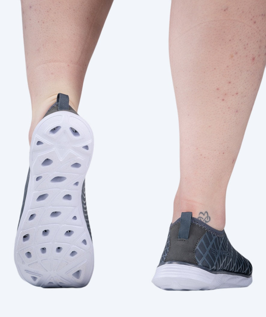 Watery water shoes for adults - Kawaii - Grey