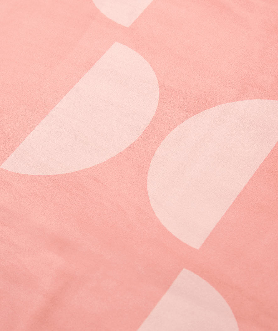 Watery microfiber towel (175 x 110 cm) - Rafferty - Blurish Pink