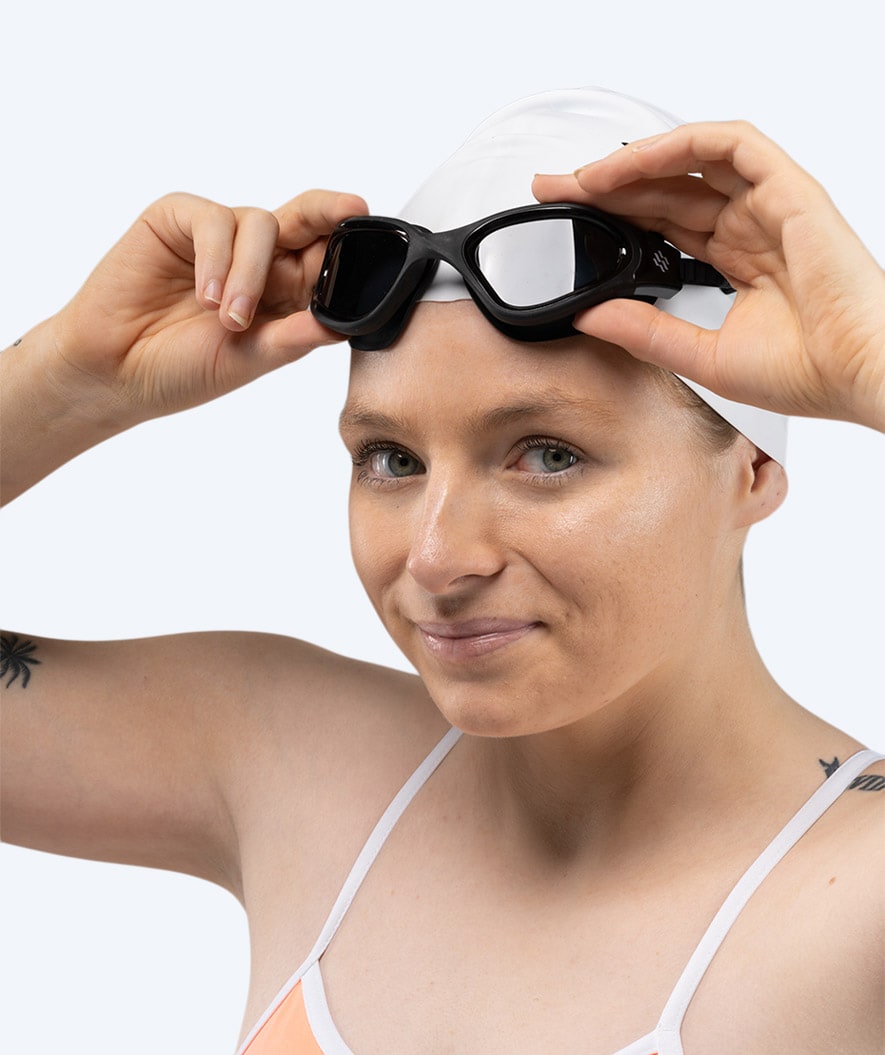 Watery training swimming goggles - Raven Active - Black (Smoke lens)