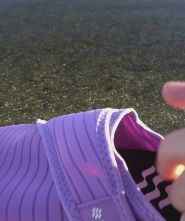 Wateryneoprenbadeskotilvoksne-Poseidon-Lilla.mp4