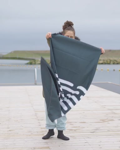 Watery microfiber towel (160 x 80 cm) - Eco Nebraska - Black