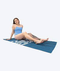 Watery microfiber towel (160 x 80 cm) - Eco Nebraska - Blue