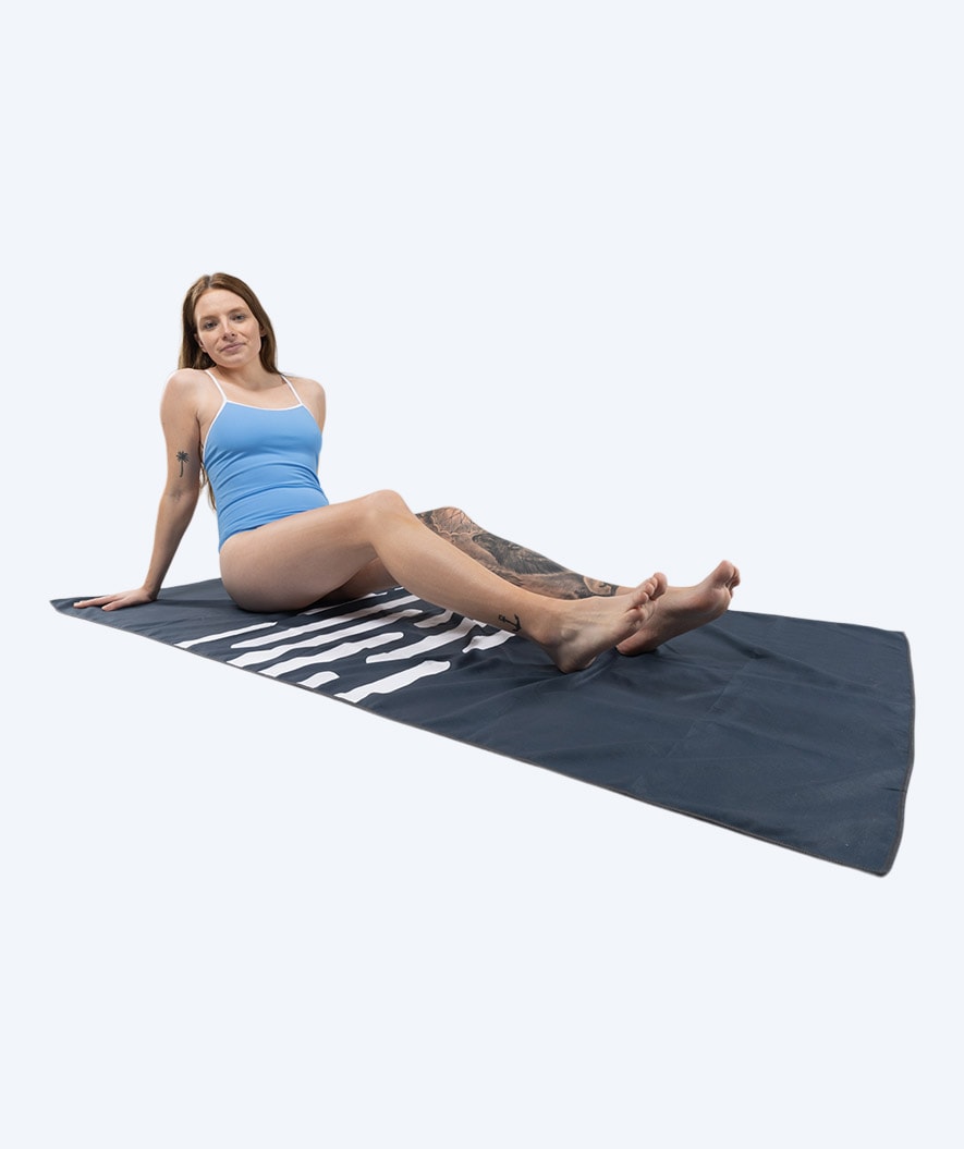 Watery microfiber towel (160 x 80 cm) - Eco Nebraska - Dark blue
